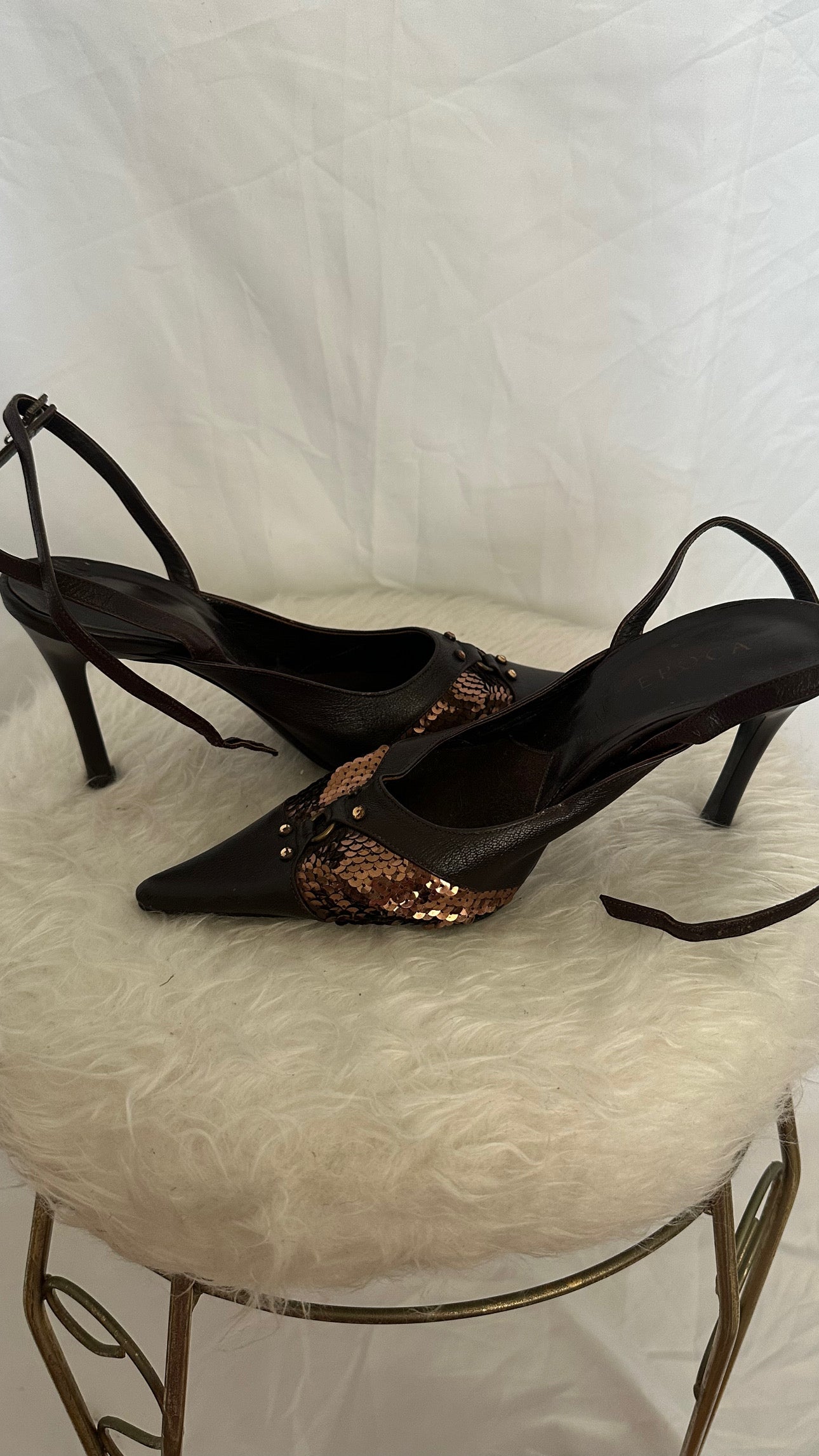 Kitten heels with rose gold sequins