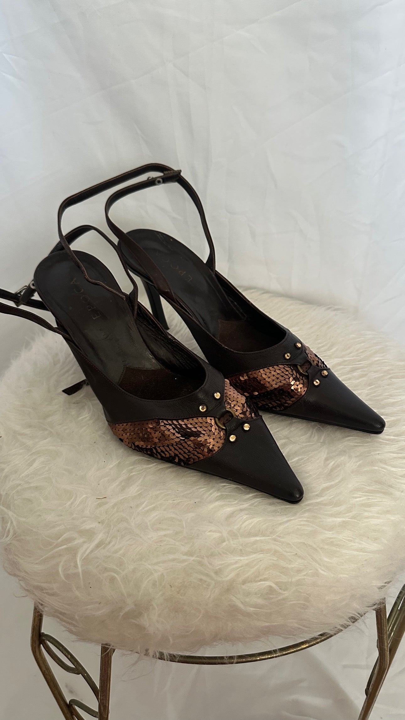 Kitten heels with rose gold sequins